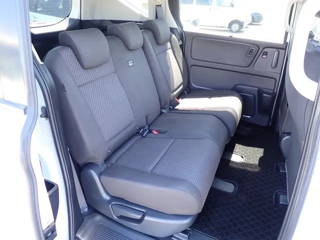 フリードプラス　ハイブリッド（ホンダ）の車両写真