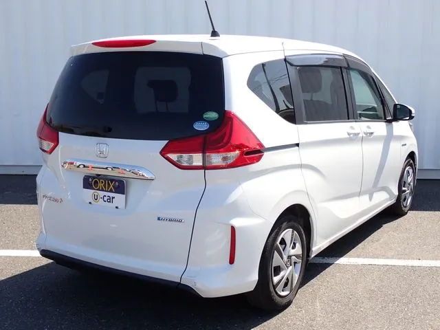 フリードプラス　ハイブリッド（ホンダ）の車両写真