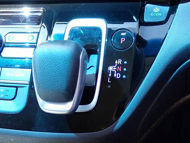 フリードプラス　ハイブリッド（ホンダ）の車両写真