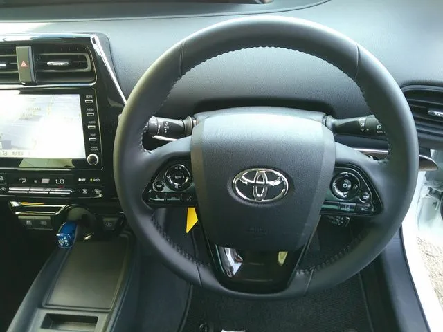 プリウス　４ＷＤ（トヨタ）の車両写真