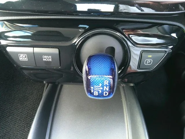 プリウス　４ＷＤ（トヨタ）の車両写真