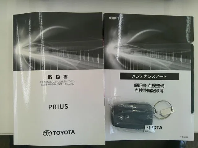 プリウス　４ＷＤ（トヨタ）の車両写真