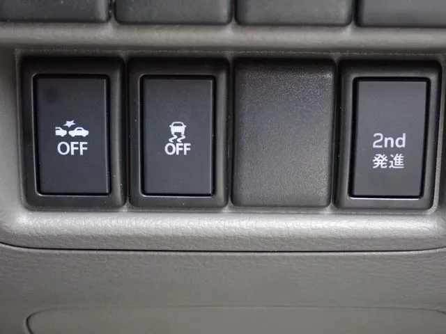 NV100クリッパー(ニッサン)の車両写真