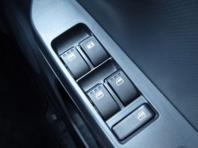 ミラ　イース（ダイハツ）の車両写真