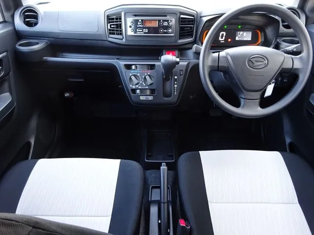 ミラ　イース（ダイハツ）の車両写真