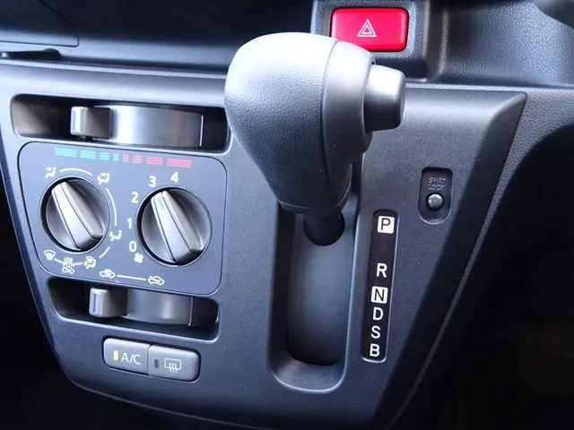 ミラ　イース（ダイハツ）の車両写真