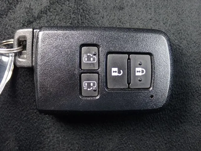 エスクァイア(トヨタ)の車両写真