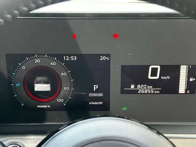 セレナ（ニッサン）の車両写真