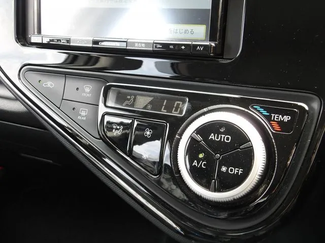 アクア（トヨタ）の車両写真