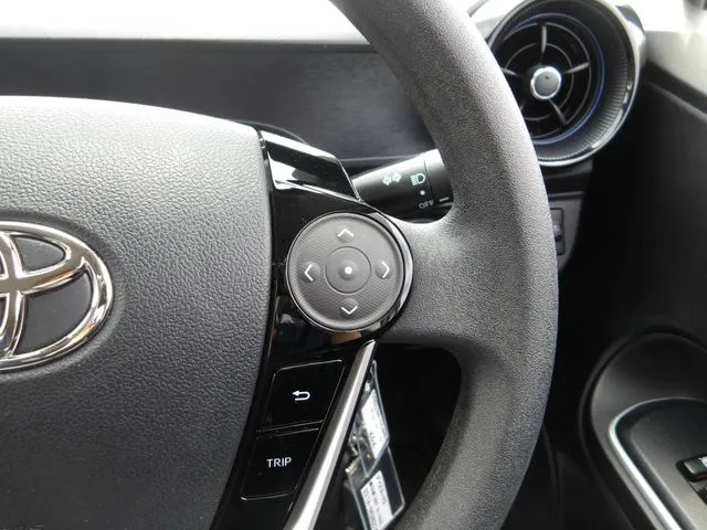 アクア（トヨタ）の車両写真