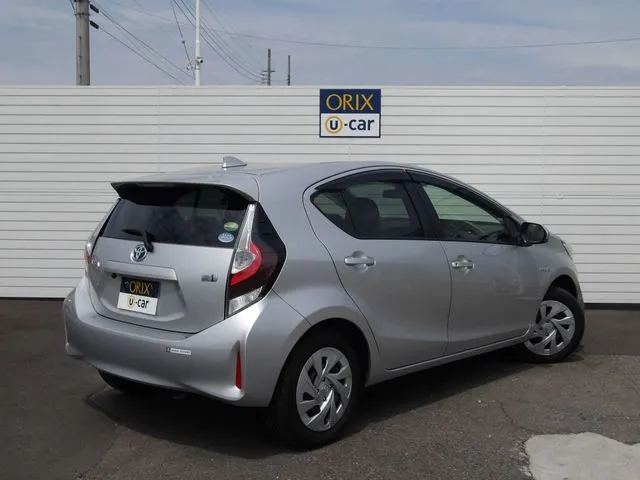 アクア（トヨタ）の車両写真