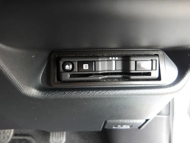 アクア（トヨタ）の車両写真