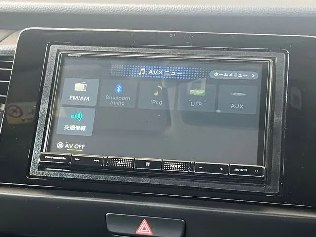 フィット　ｅ：ＨＥＶ　４ＷＤ（ホンダ）の車両写真