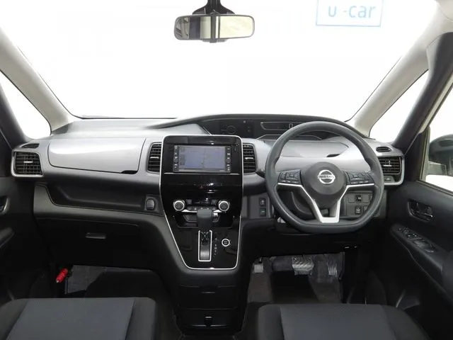 セレナ　Ｓハイブリッド　４ＷＤ（ニッサン）の車両写真