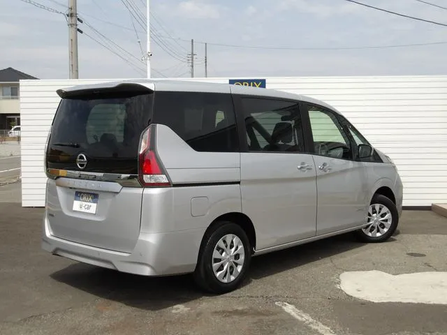 セレナ　Ｓハイブリッド　４ＷＤ（ニッサン）の車両写真