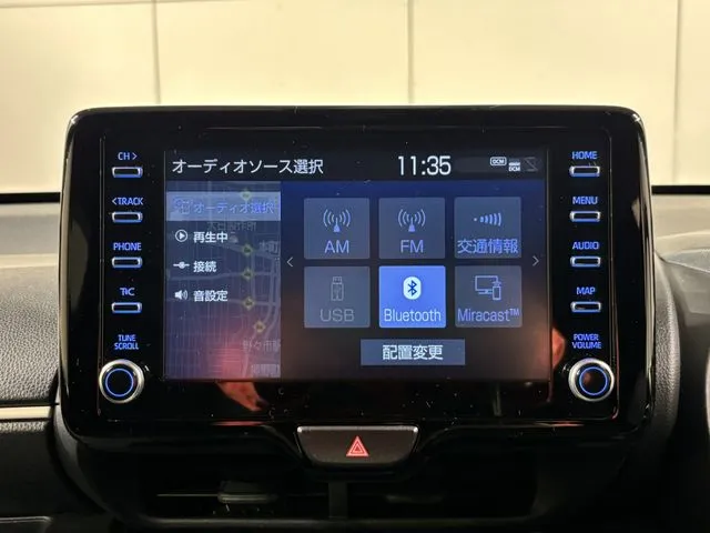 ヤリス　ハイブリッド（トヨタ）の車両写真