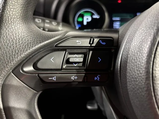 ヤリス　ハイブリッド（トヨタ）の車両写真