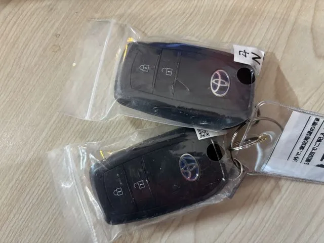 ヤリス　ハイブリッド（トヨタ）の車両写真