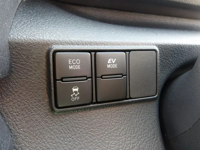 シエンタ　ハイブリッド（トヨタ）の車両写真