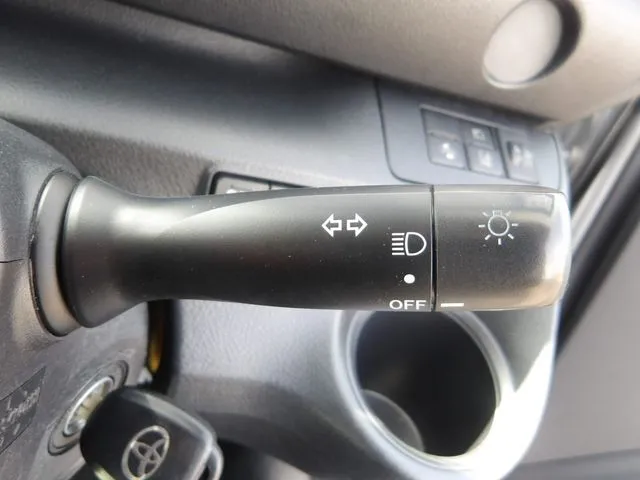 シエンタ　ハイブリッド（トヨタ）の車両写真