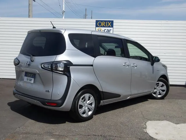 シエンタ　ハイブリッド（トヨタ）の車両写真