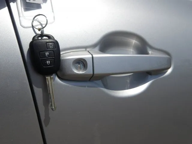 シエンタ　ハイブリッド（トヨタ）の車両写真