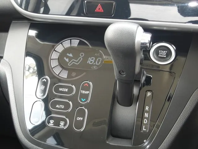 デイズ　ルークス（ニッサン）の車両写真