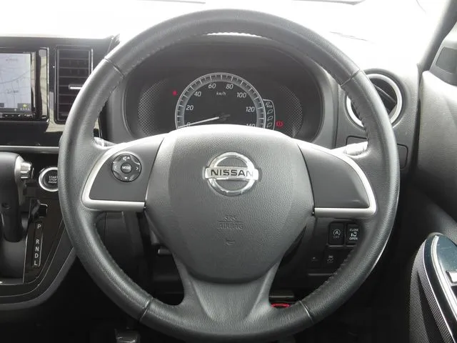 デイズ　ルークス（ニッサン）の車両写真