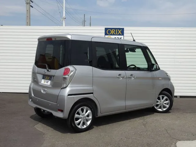 デイズ　ルークス（ニッサン）の車両写真