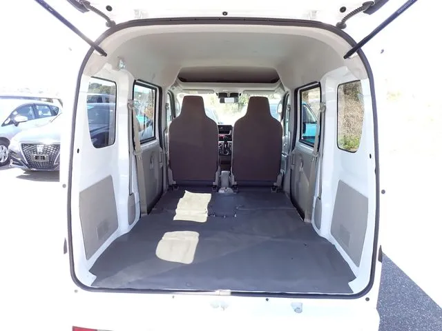 エブリイバン（スズキ）の車両写真