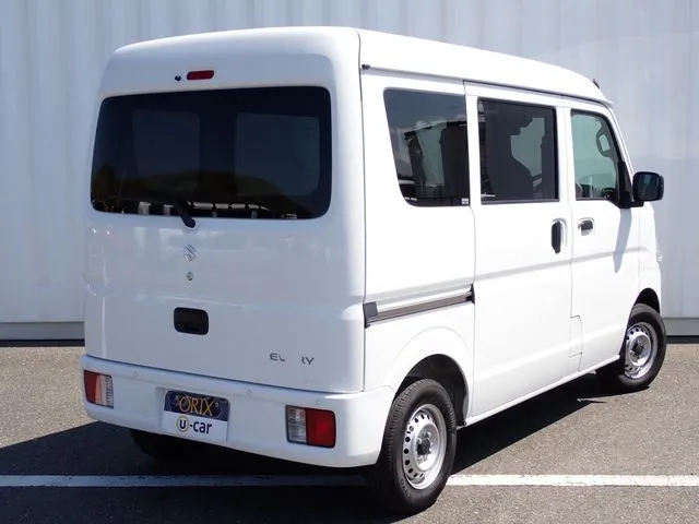 エブリイバン（スズキ）の車両写真