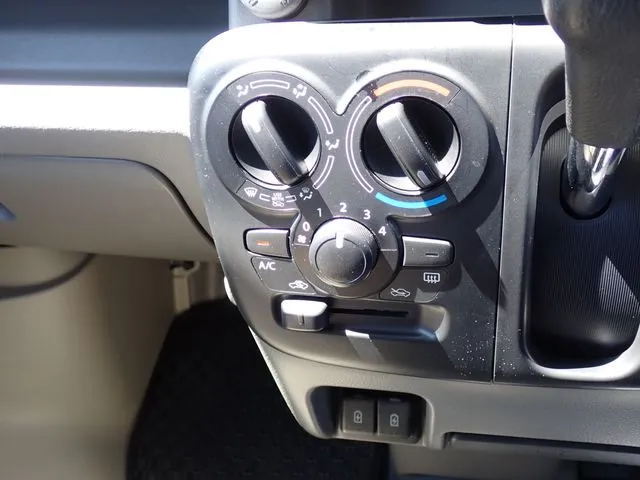 エブリイバン（スズキ）の車両写真