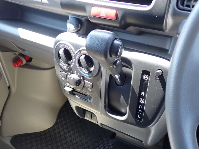 エブリイバン（スズキ）の車両写真