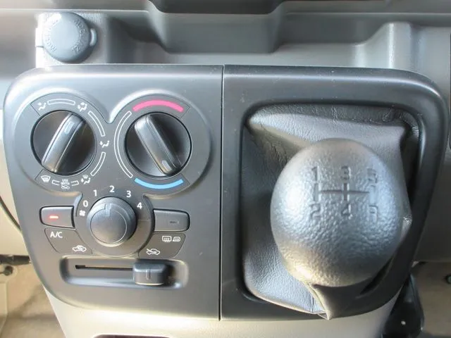 ニッサン　クリッパーバン　４ＷＤ