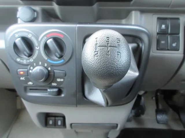 ニッサン　クリッパーバン　４ＷＤ