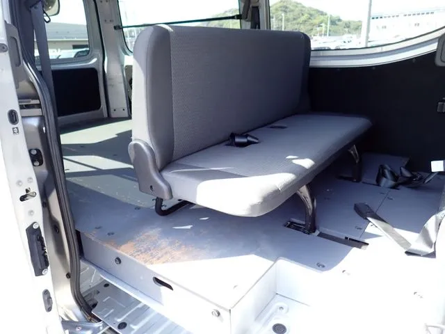 ＮＶ３５０キャラバン（ニッサン）の車両写真