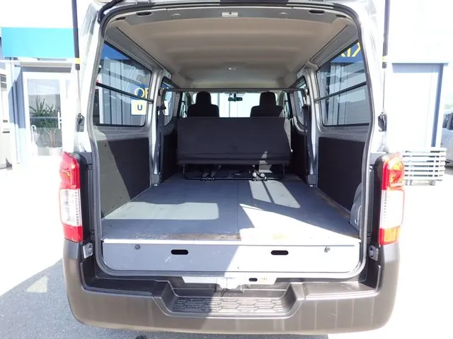 ＮＶ３５０キャラバン（ニッサン）の車両写真