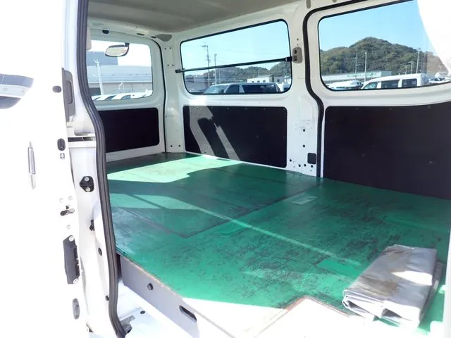 ＮＶ３５０キャラバン（ニッサン）の車両写真