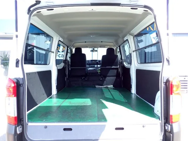 ＮＶ３５０キャラバン（ニッサン）の車両写真