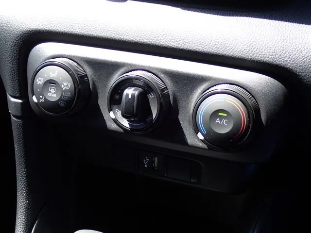 ヤリス（トヨタ）の車両写真