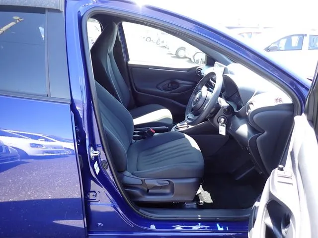 ヤリス（トヨタ）の車両写真