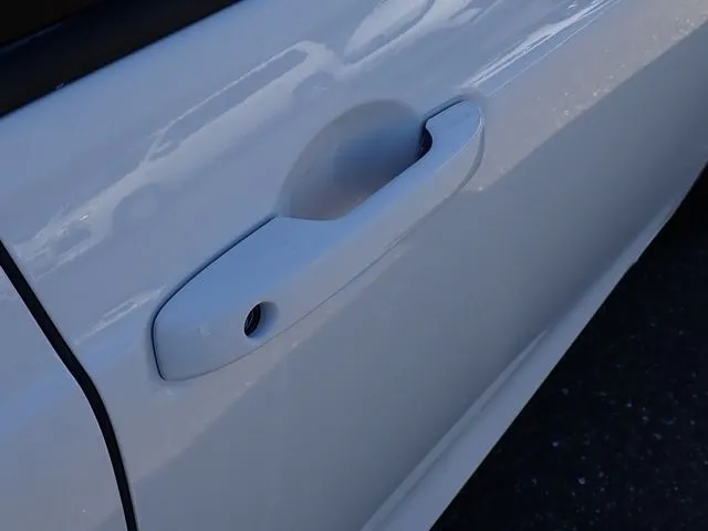 フィット　ｅ：ＨＥＶ（ホンダ）の車両写真