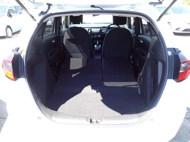 フィット　ｅ：ＨＥＶ（ホンダ）の車両写真