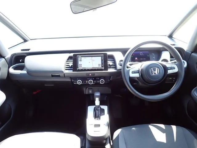 フィット　ｅ：ＨＥＶ（ホンダ）の車両写真