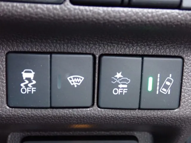 フリードプラス　ハイブリッド（ホンダ）の車両写真