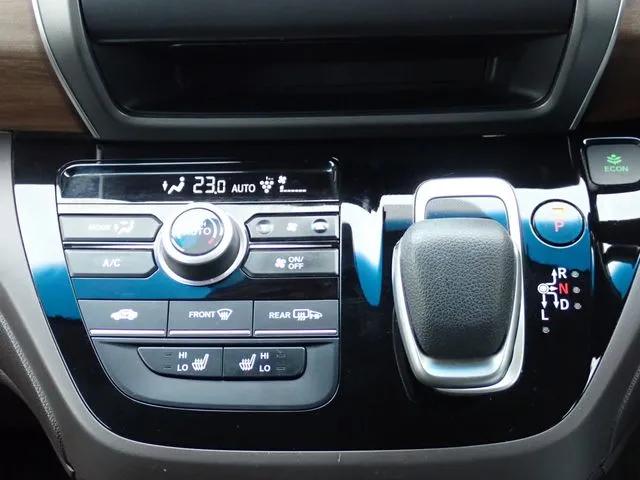 フリードプラス　ハイブリッド（ホンダ）の車両写真