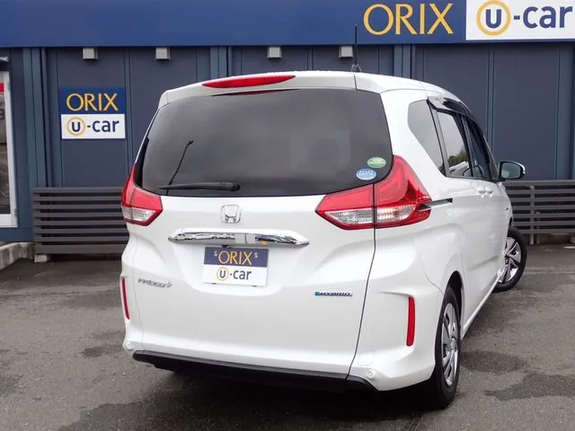 フリードプラス　ハイブリッド（ホンダ）の車両写真