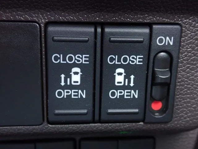 フリードプラス　ハイブリッド（ホンダ）の車両写真