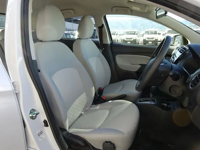 ミラージュHB(ミツビシ)の車両写真
