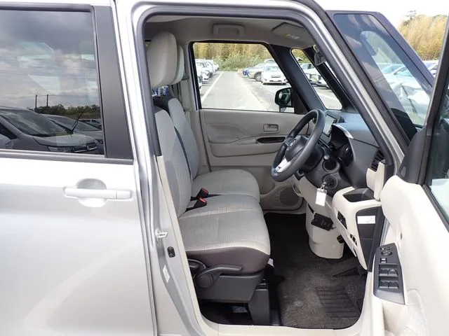 ルークス（ニッサン）の車両写真